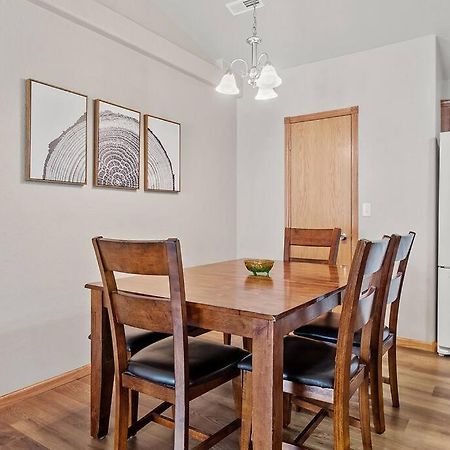 Convenient Townhouse - Near Airport Villa Rapid City Buitenkant foto