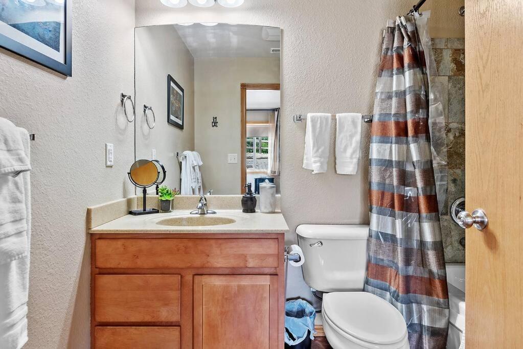 Convenient Townhouse - Near Airport Villa Rapid City Buitenkant foto
